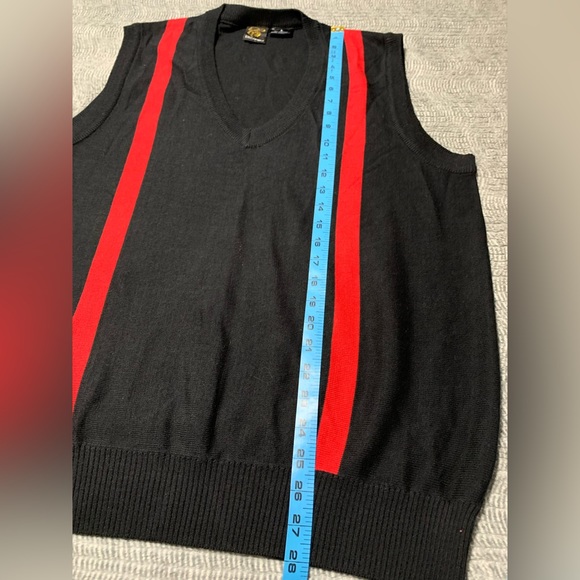 3/$20 Men’s ESCAPISM Black Red Stripes Sleeveless Sweater Vest Size Large - Picture 7 of 8